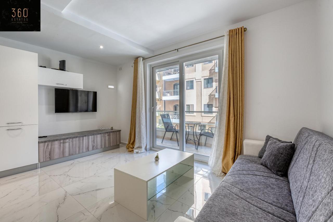 Appartement Stunning Home, In The Centre Of Qawra With Terrace By 360 Estates